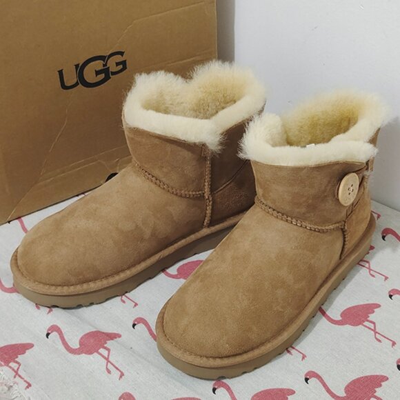UGG Shoes - UGG Brown Buckle Snow Womens Boots